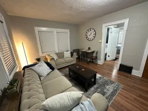 Inviting Townhouse near Downtown Waterloo - Image 2