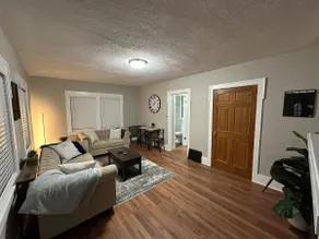 Inviting Townhouse near Downtown Waterloo - Image 5