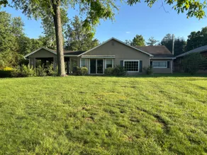 Borah Lakefront Bunkhouse - Image 3