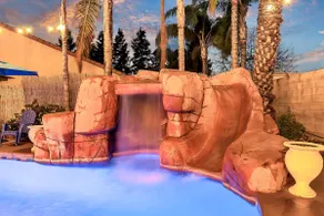 Spacious 6BR/3BA Retreat w/ Pool, Spa & Waterslide - Image 5