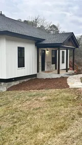 Modern Farmhouse 2 bed/2 bath King-Queen - Image 3