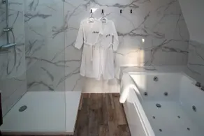 Le Clos Marthe - Suite de charme - Image 3