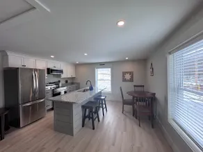 Seacoast Apartment - Image 5