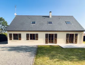 Villa with pool - Image 3