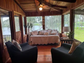 Papa’s Cabin - Image 2