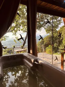 Paraiso do Vale Chalet, a retreat with a city view - Image 5