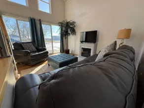 Cozy Water Front Cottage - Image 2