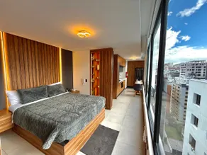 Studio with Panoramic Mountain View in Quito - Image 2