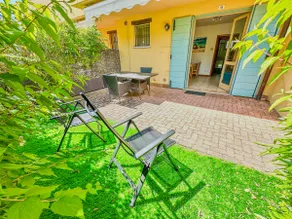 Oasis with swimming pool - Relax at the Lido di Jesolo - Image 2