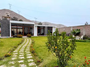 Country house with large garden and swimming pool - Image 3