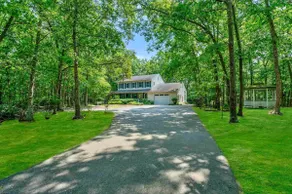 Kitchen, BBQ & Fire pit, King Suite, Three Acres. - Image 2