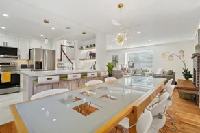 Luxury Retreat near beaches, 12 miles to Seattle - Image 2