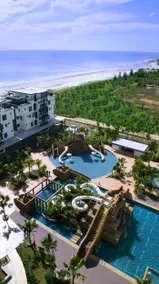 SwissGarden Residence Beach+Pool view - Image 4