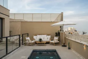 The Manor Resort - Suite with a shared heated pool - Image 5