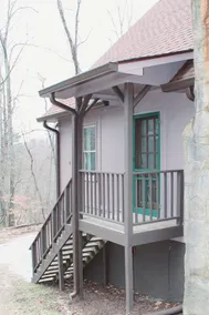 Quaint Secluded 3BR/2BA Cottage - Image 5