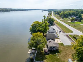 The LeClaire Driftwood Retreat - Image 4