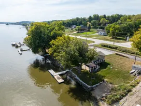 The LeClaire Driftwood Retreat - Image 5