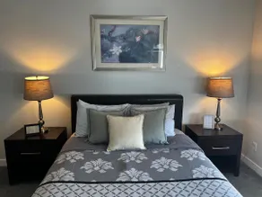 The Renaissance - Elegant & Cozy StayCation Home - Image 4