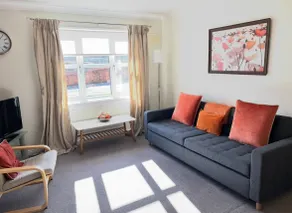 Centrally located apartment free parking included - Image 3