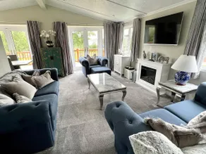 Lodge Retreat 9 - Haggerston - Image 2