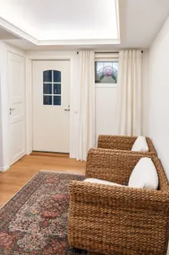 Beautiful 214 sqm townhouse near outdoor areas - Image 4