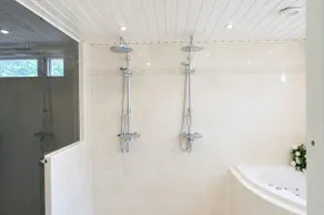 Beautiful 214 sqm townhouse near outdoor areas - Image 5
