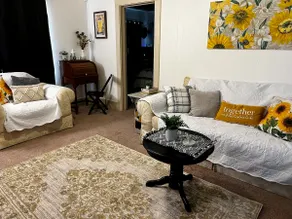 Bee Kind Cottage - Image 2