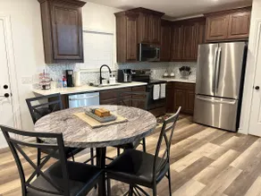 Charming 3-Bedroom Retreat near Austin - Image 4