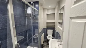 4 Bedroom, Private parking, 2 Bathroom House - Image 5