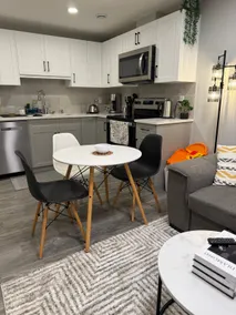 Relax, Recharge, Repeat 2Bedroom Walkout Haven - Image 2