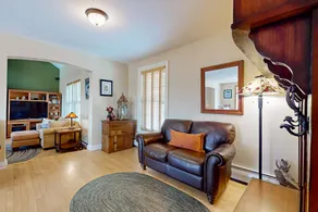 4BR house, mountain & pond views, hot tub, bbq - Image 3