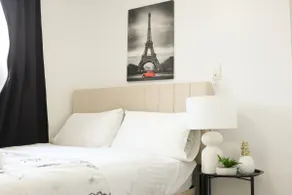 Cozy Modern Retreat & Warm Vibes - Image 5