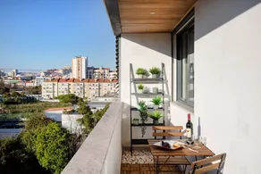 Elegant Flat in Benfica - 10 min to City Center - Image 2