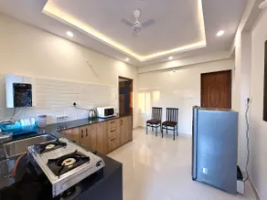 *Spacious 1bhk|5mins ride to the beach|prime area* - Image 4