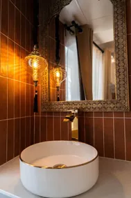 *One Thousand and One Nights with a Jacuzzi* - Image 2