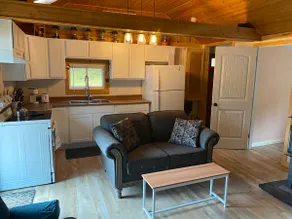 Cozy Lakeside Cottage - Image 2
