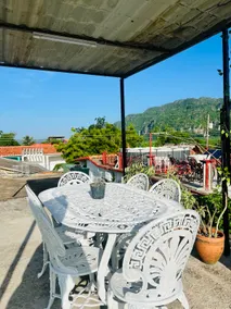 Laura and Lian: private and terrace overlooking the sunset - Image 4