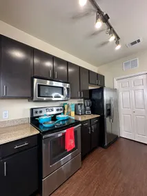 Cozy Tejas Retreat Close to Downtown - Image 3