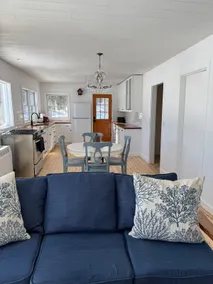 Lakeside Mid-Century Modern Cottage - Image 2