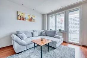 Exclusive city apartment in 1A-TOP location: Berlin-Mitte pure - Image 2