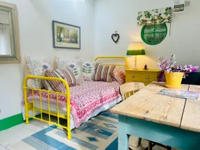 Enchanting lodge, woodland setting, fire, magical! - Image 4