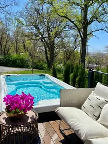 Arch View Luxury: Hottub-Pool-Sauna-Wine &Brkfst - Image 2