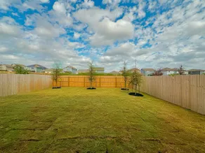 Spacious 3BR Near Airport Sleeps 8+ - Image 2