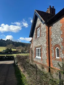 Charming Country Cottage with Lovely Views - Image 3