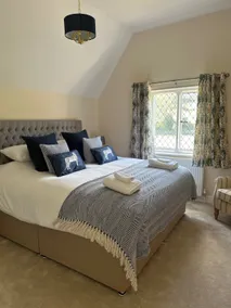 Charming Country Cottage with Lovely Views - Image 2