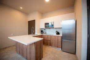 Modern Luxury Stay in the Heart of Monterrey - Image 4