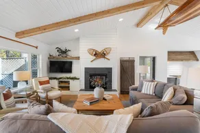 Crooked Lake Cove: A Peaceful Lakefront Getaway - Image 2