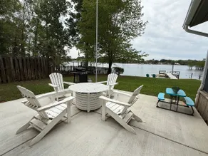 Lake Marion Waterfront | Dock, Kayaks & Sleeps 12 - Image 4