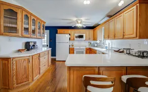 Hillside Hideaway of White Oak - Image 2