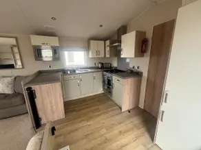 4 bedroom 10 berth caravans with Hot Tub ,Mountain Bikes Tattershall Lakes - Image 5